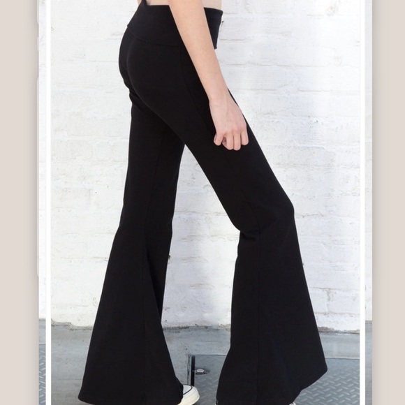 Brandy Melville Aaliyah flare pants - Picture 4 of 6